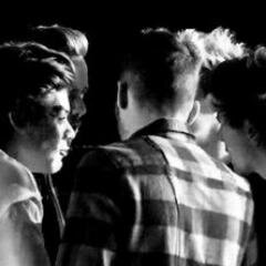Nous voici sur le projet LWL pour le concert de Berne. Admins : Celia, Dounia Yara, Valentina, Kirsteen.