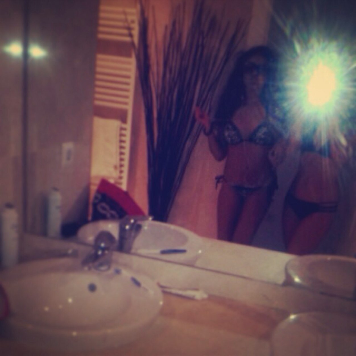 izzybillington's profile picture. I follow backkk