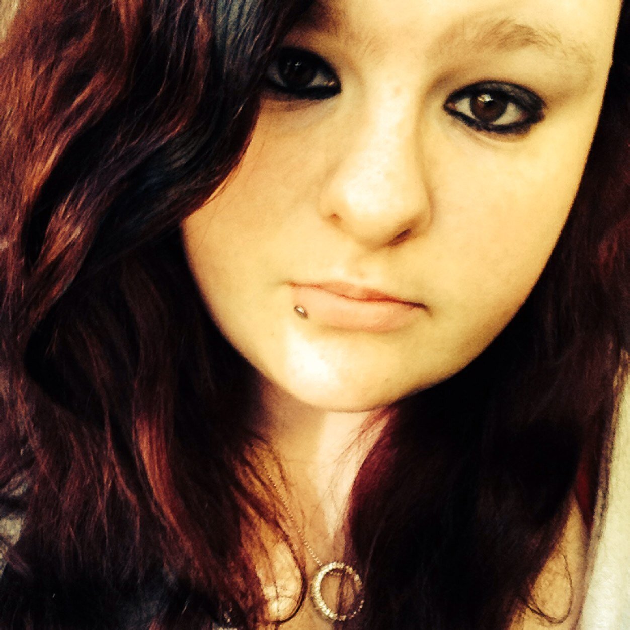 Hey im 17 im really cool to be around!! Follow me and i will follow back!! I promise :)