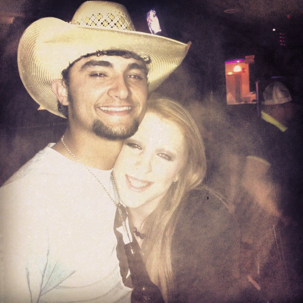 names tyler... rodeo is my life, like to party hard!!