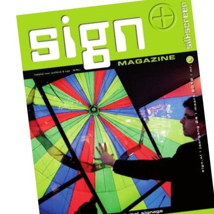 Sign Benelux is hét vakblad voor visuele communicatie dat zich richt op de professionele signmaker en zeefdrukker in Nederland en België.