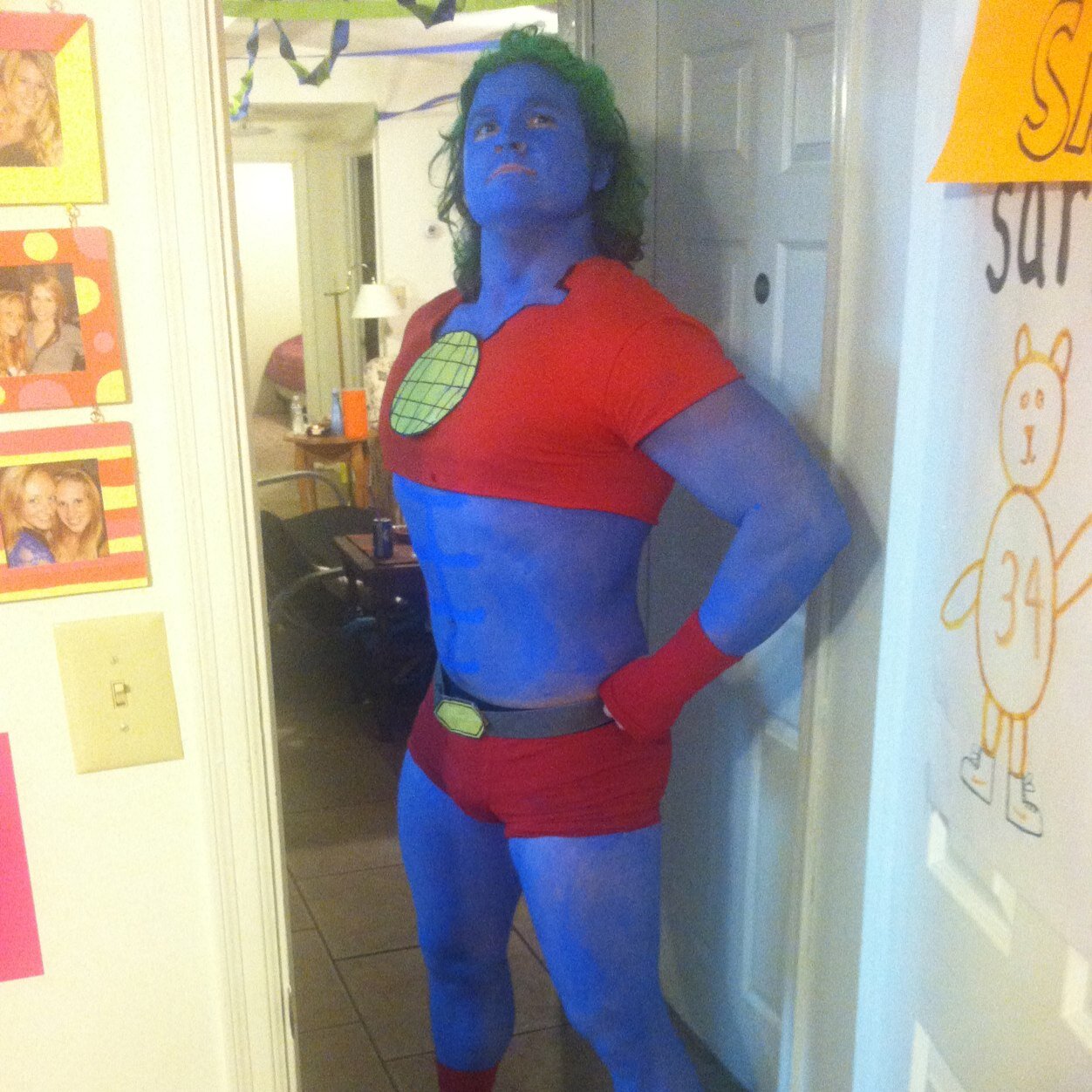 __J_I_M_M_Y__'s profile picture. If you're not laughing you're not living