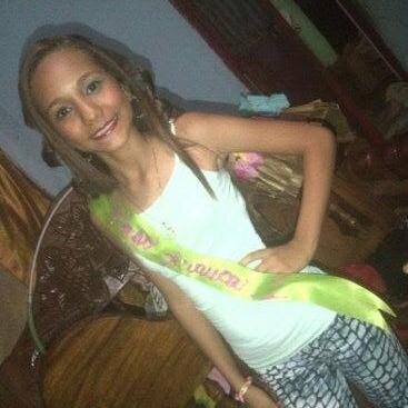 loca,jodedora,estudiosa bueno en fin* FollowMe*