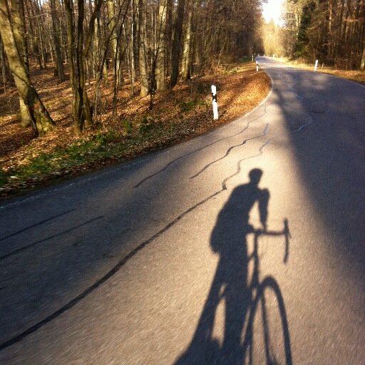 JoeMcTag's profile picture. Cycling, coffee, food, music, languages and good company to share them with, please.