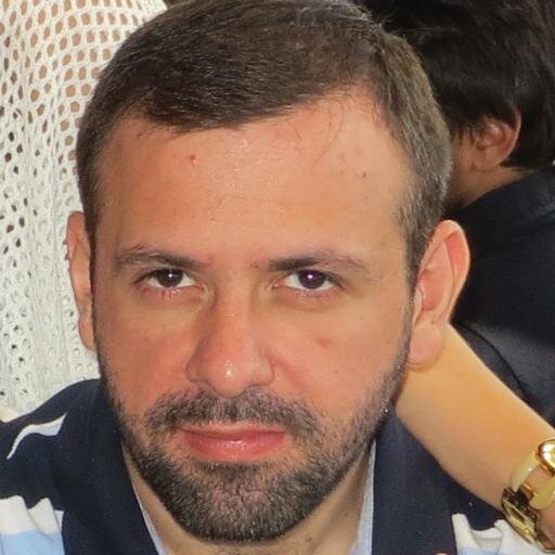 Apaixonado pela minha família, desenvolvimento de software e pelo maior time do mundo - O Flamengo.