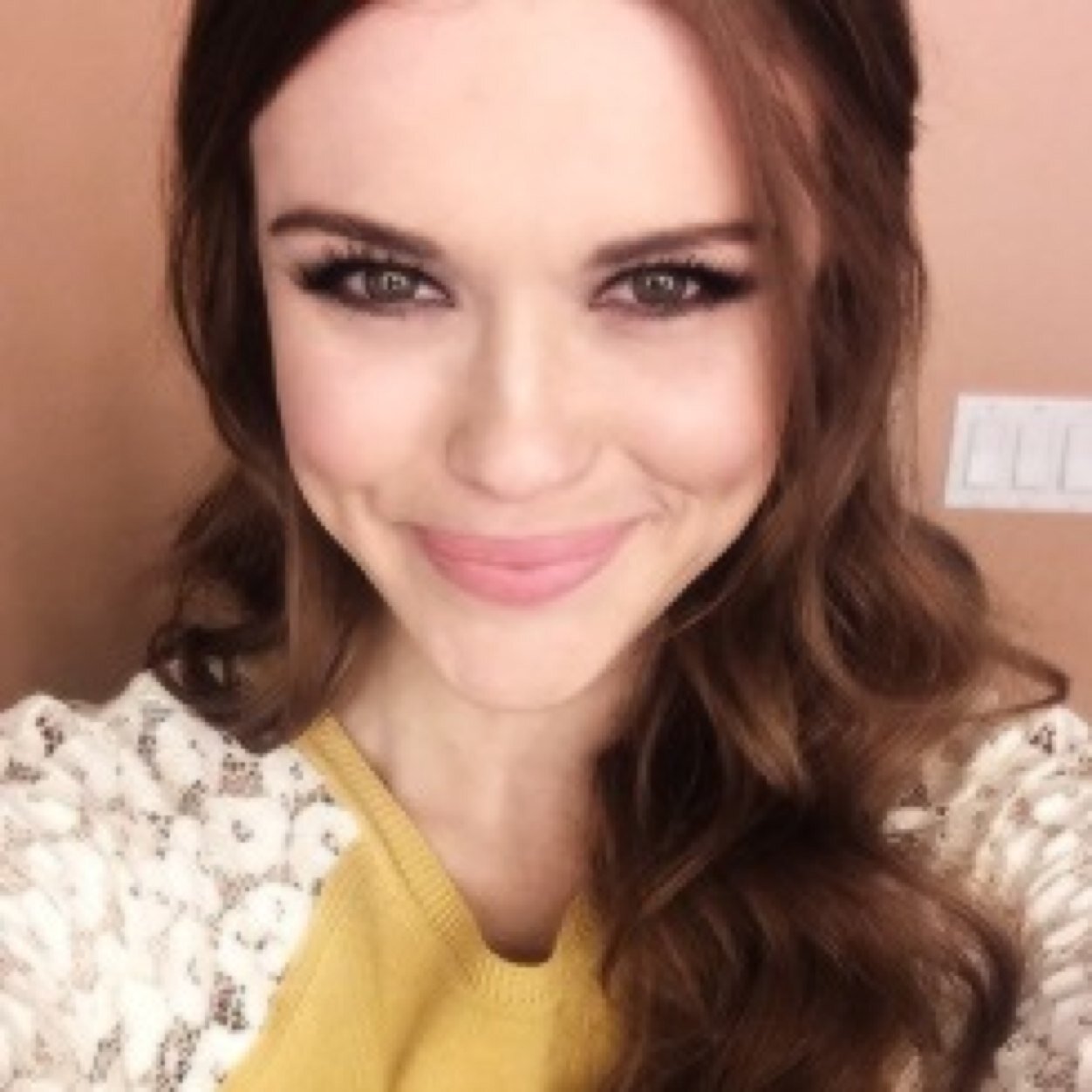 LennaRPSR's profile picture. 17.Pelirroja con carácter.Algo creída.Dulce pero sexy también.De apellido Prior (sección dedicada a Quinn).