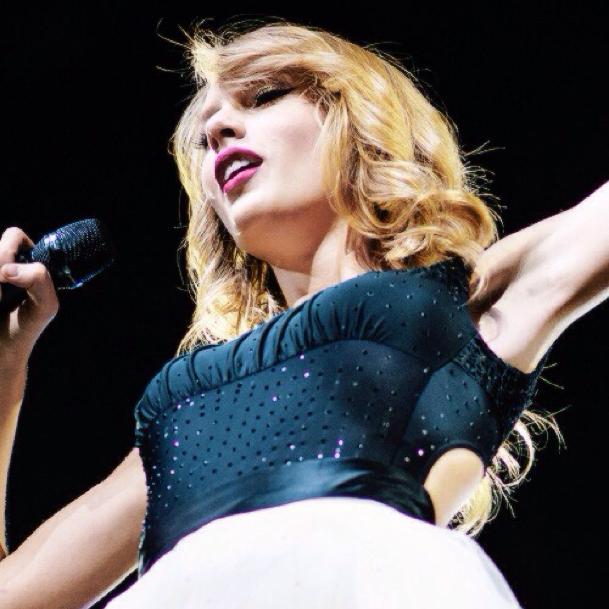 Hey im Heather and Taylor swift is my everything and my idol 3 Taylor if your reading this i love you :D