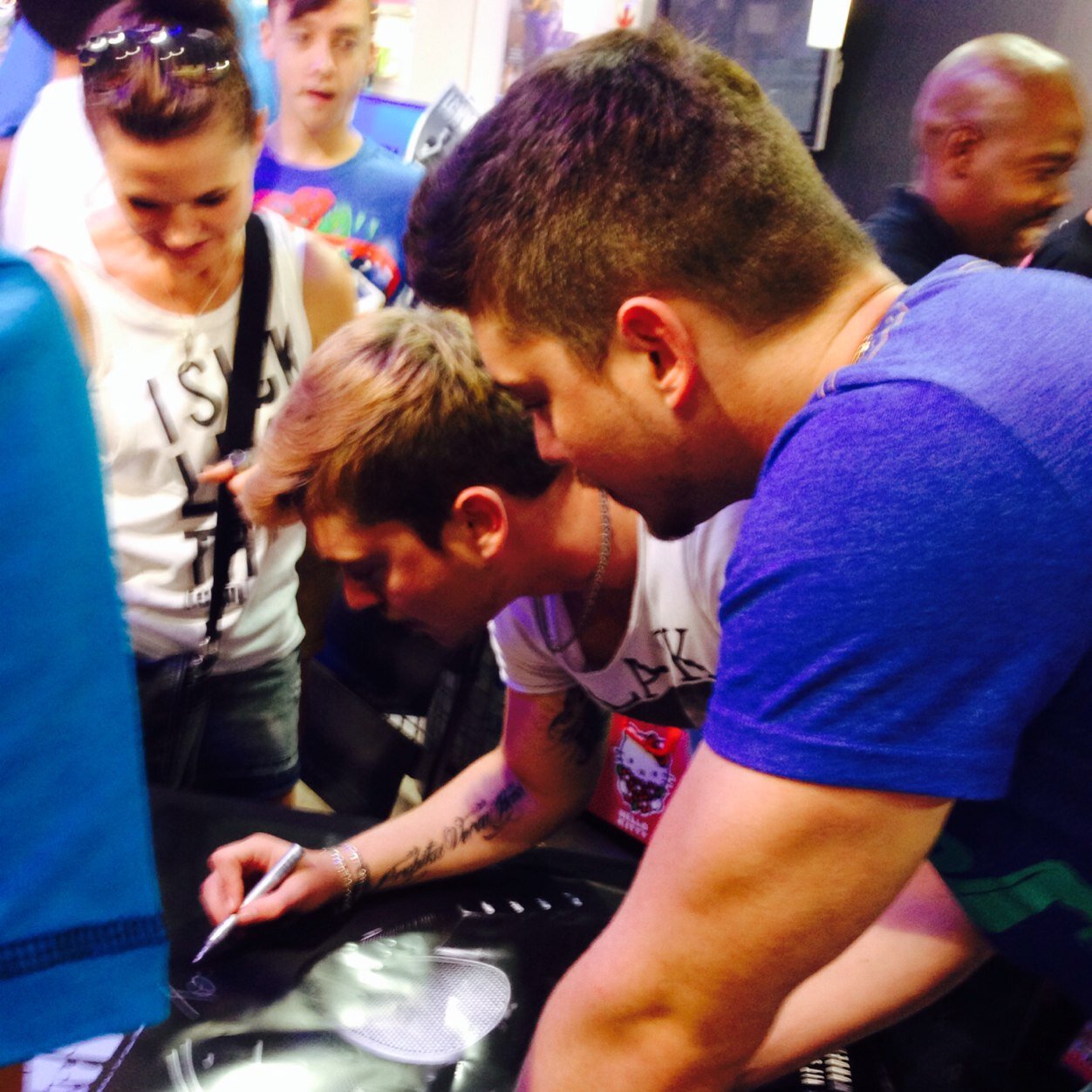 VilleyNation's profile picture. We are CRAZY about @Locnville!!! ♥ Follow our personal @Raeesa_Mayet14