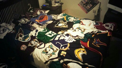 Huge hockey fan & Jersey collector.  my favorite teams are the Lightning and the Ducks!      have a jersey you want to show off? kik me at Jerseys4dayz!