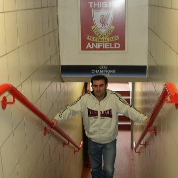 Twitter NO PROFESIONAL de un donostiarra socio 2.005 y accionista de la Real Sociedad. Entrenador UEFA Pro Licence. Arraunean Telmo Deunen zale sutsua!