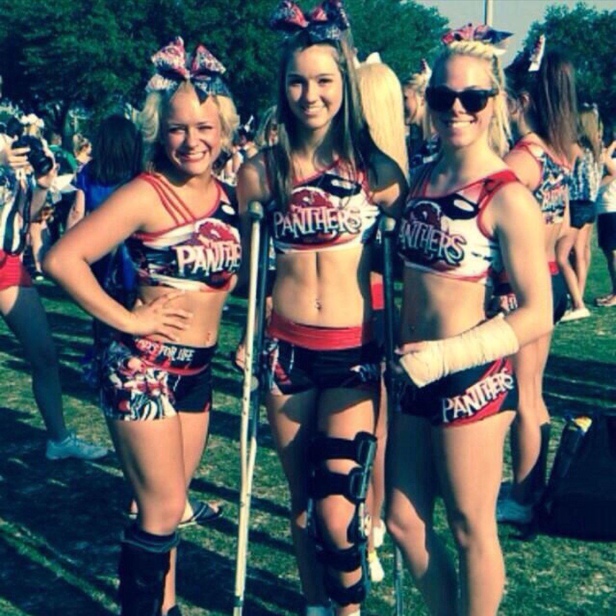 Back with no life other than cheer because of cheer ✌ Senior 2016