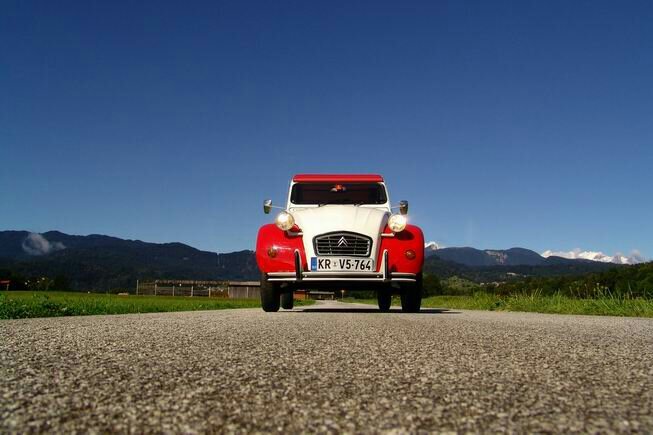 vvzs, VWcalifornia,AC⚡️DC, 2CV, pink floyd, soča, queen,alpe, konji, mislim drugače, kristjan✝, U2, pot, ♐chocoholic, ponosni oče hčerke, gnr, fotografija