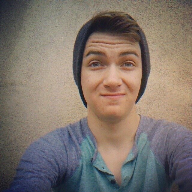 heylisten2216's profile picture. You know that guy that's the life of the party? that's not me. I'm the wallflower sitting in the back of the party with all the stoners.