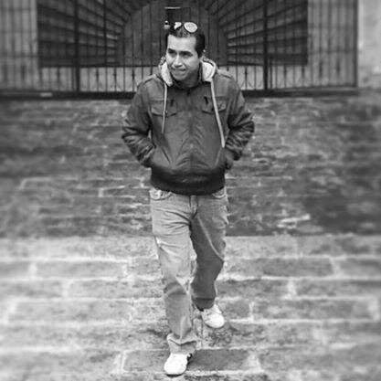 Ing. en Administración Pública.
100% lojano 
Es mejor haber hecho algo de no haber hecho nada