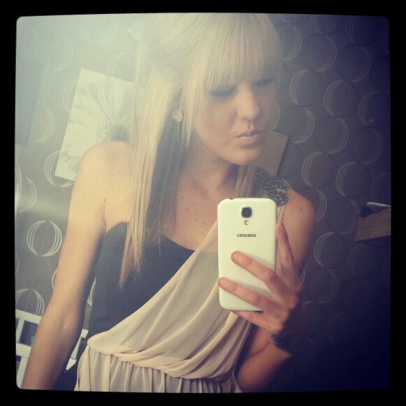 AbbyLouisee_'s profile picture. 