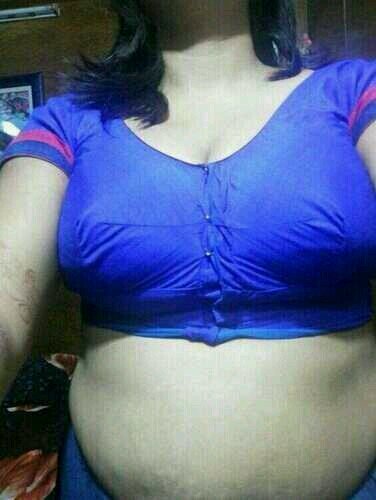 sexy indian mom...looking for online fun...follow me to please me ;-) i am 38-32-40 new account of #khusboo_bhabi my email-khusbooagrawal028@gmail.com
