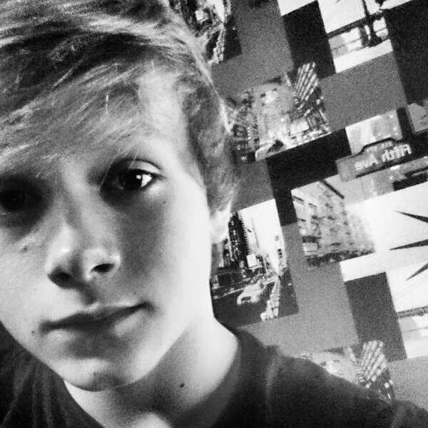 iNaiZix's profile picture. #TeamSkype