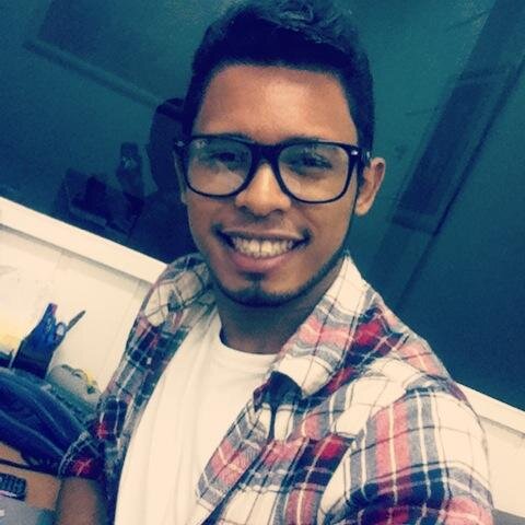 Sou feliz pois tenho Jesus no meu coração e ele eh o único e suficiente SALVADOR DA MINHA VIDA. TE AMO JESUS!!!!!