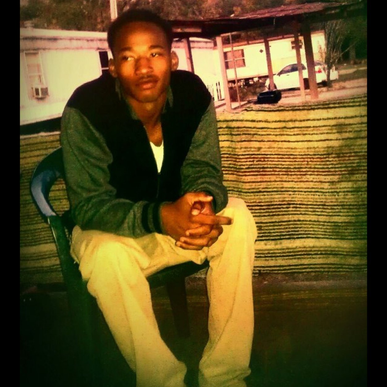 Money.Ova.Fuck.Niggas.                              ***Yolo***         My Name is Peanut nd I Love Life  !       (Rip A'myri)