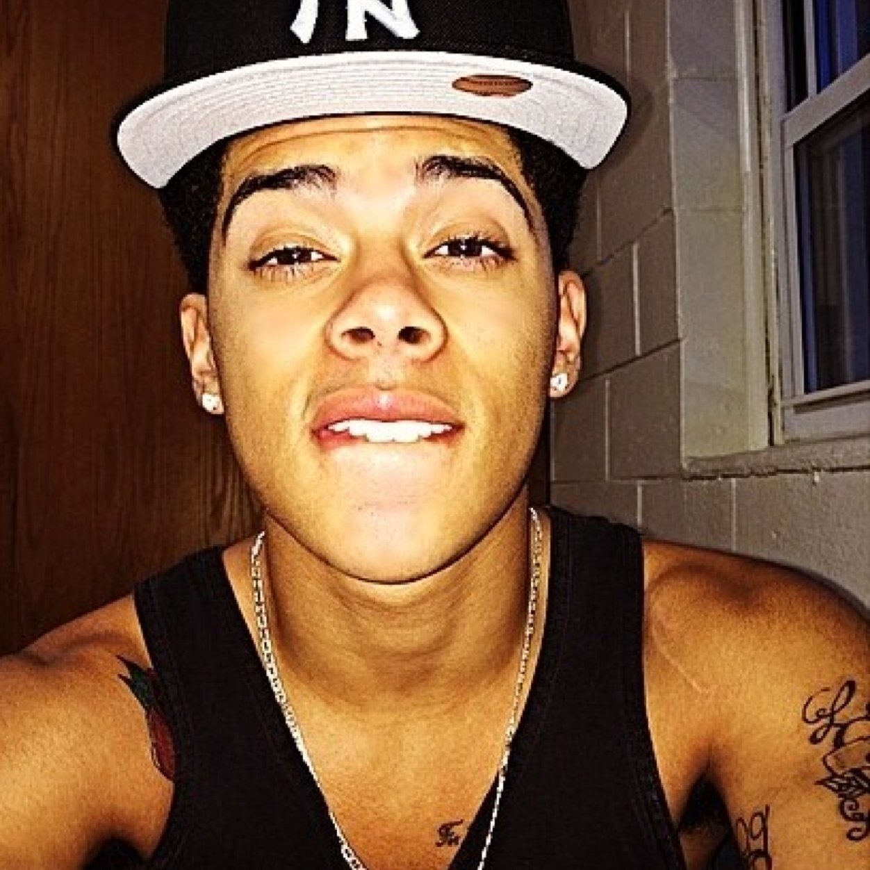 #⃣18
 Kik: Rico_3x
N.Y
That Bronx Boy