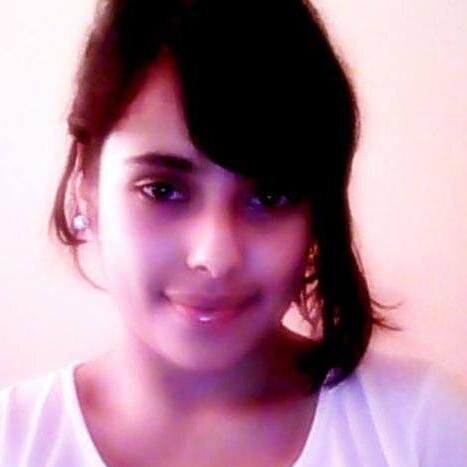 Mis mayores Aficiones son: Leer, Escribir y el Piano Admito a la Escritora Británica Joanne Rowling ~Amo Harry Potter~