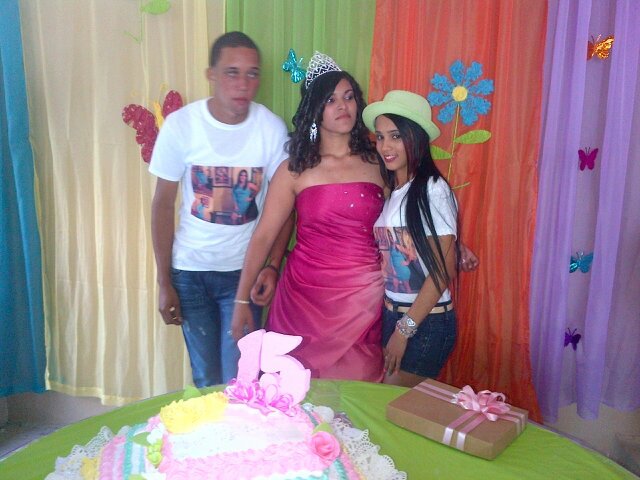 Sigueme q desde q me sigas te sigo pa atra!!  La vida es bella pero con Dios en el corazón es mucho mejor!!
