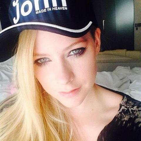 just loving you I feel more fulfilled person that universe ♥ @avrillavigne