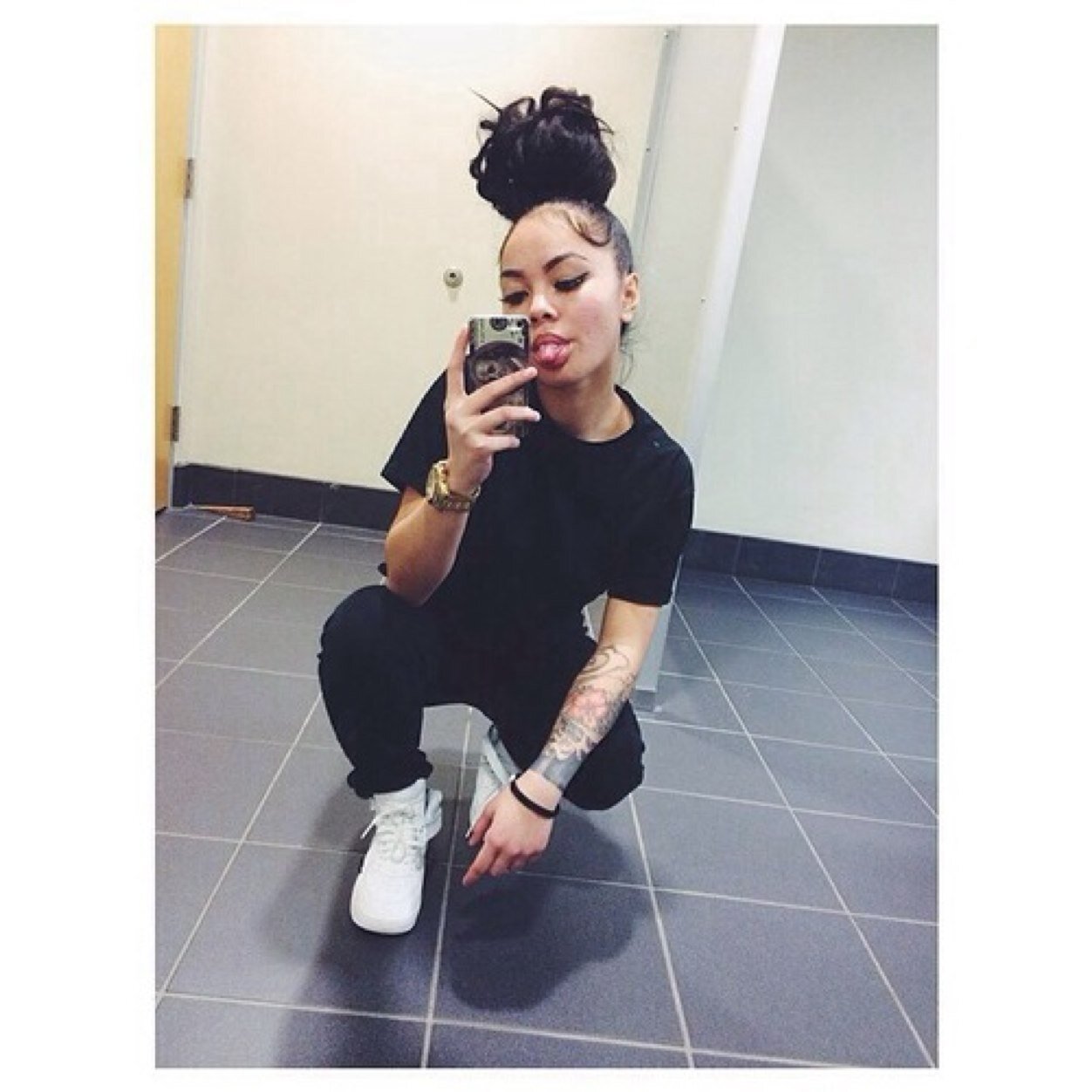 25'O4'13.