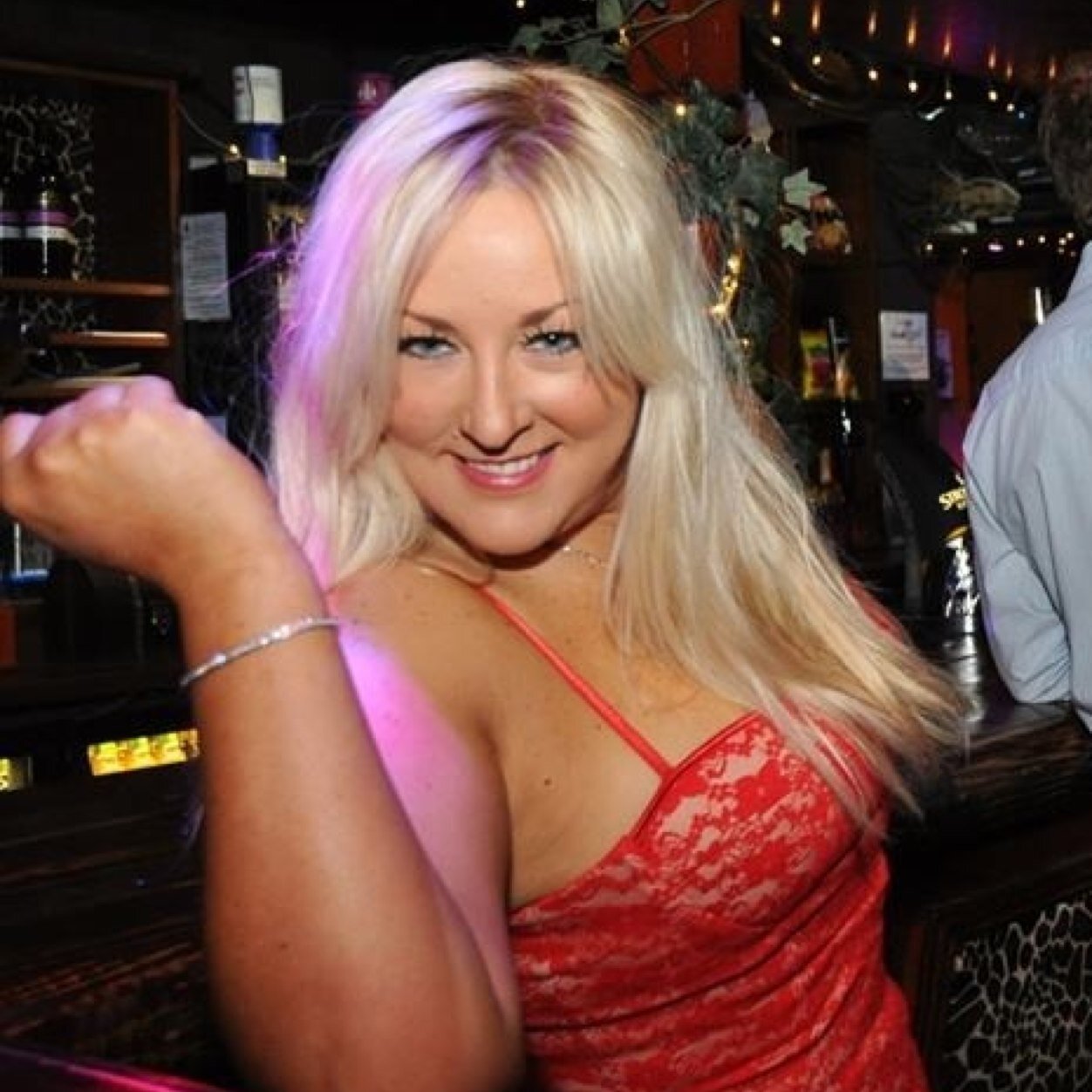 ka_longman's profile picture. I am a Younique representative , make up artist, beauty therapist , massage and reiki therapist