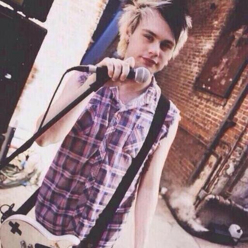 DON'T FOLLOW THIS ACCOUNT. THIS A FREE FOLLOW FROM @nocturnalhood YOU'RE BEAUTIFUL ILY