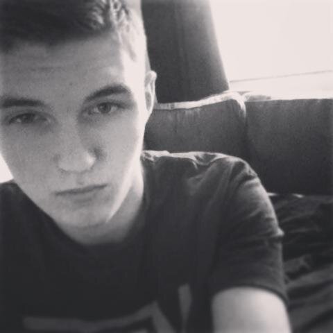 danilebell33's profile picture. 