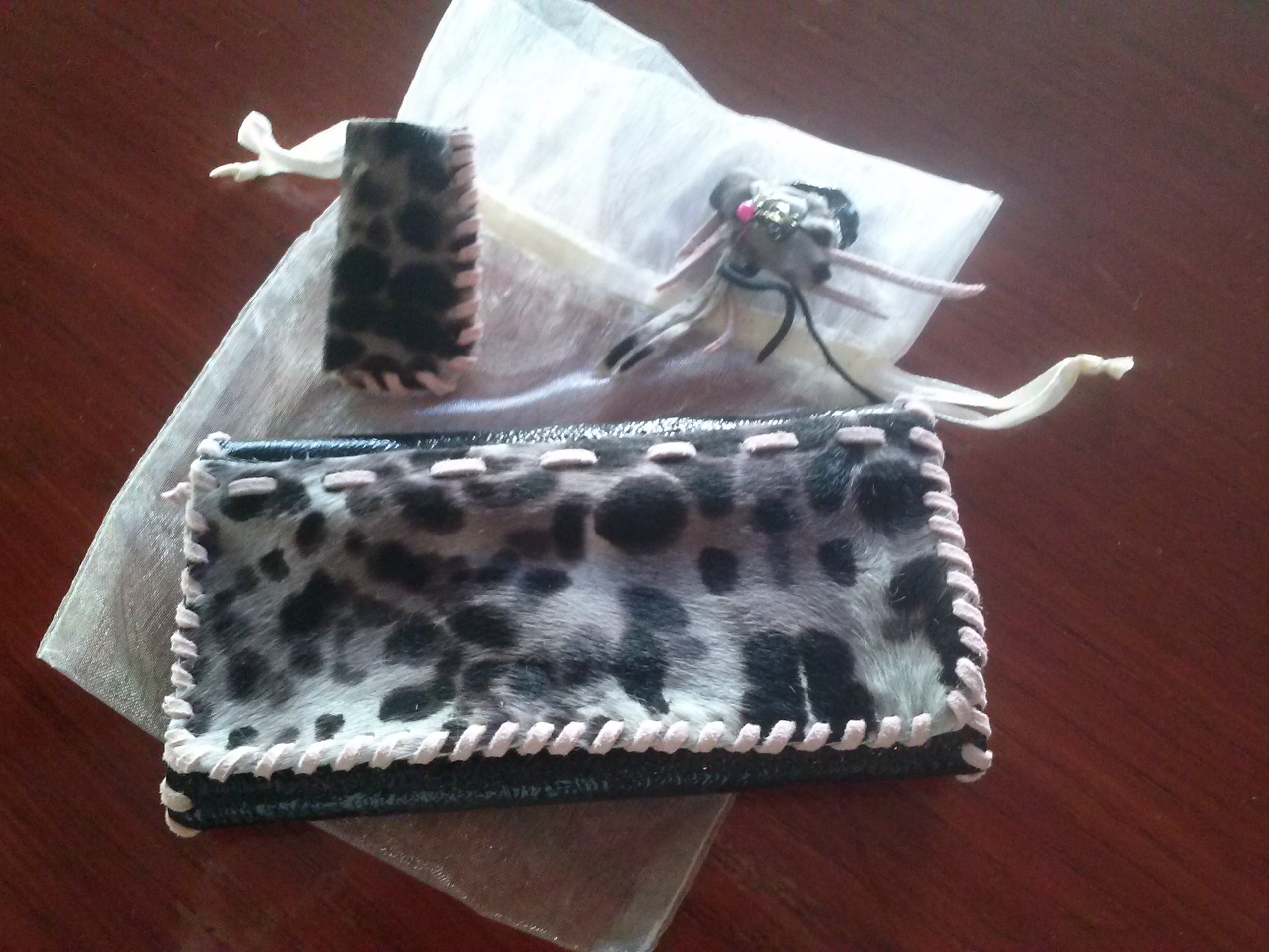 DermaTina8's profile picture. Χειροποίητες Δερμάτινες Δημιουργίες από την Τίνα...! καπνοθήκες,ταμπακιέρες,τσάντες ,σανδάλια κ.α σε ποικίλα δέρματα και χρώματα!