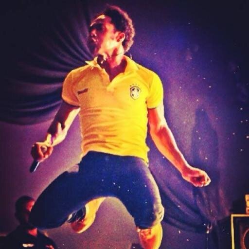 FãClub Dedicado Ao Divo @THALLESROBERTOO Amo Demais Esse Cantor Criado: 13/12/12 Por: @SamyaCarol Seguida Por Ele Dia 10/05/13 SejamCheiosDoEspiritoSanto