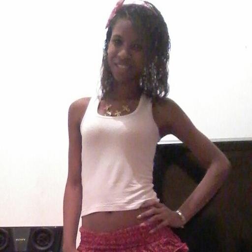 Apenas corro atrás da minha felicidades*--* movida pela fé!!