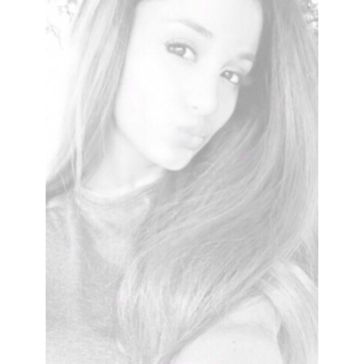 cat valentine stole my heart, ariana grande never gave it back ❤️