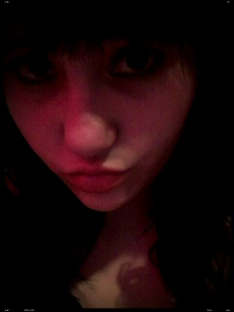im jus a  girl lookin for some friends maybe..