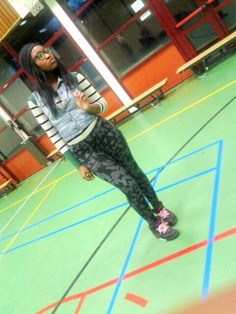 Back onn twitt,, Nf meanss Nfb xo