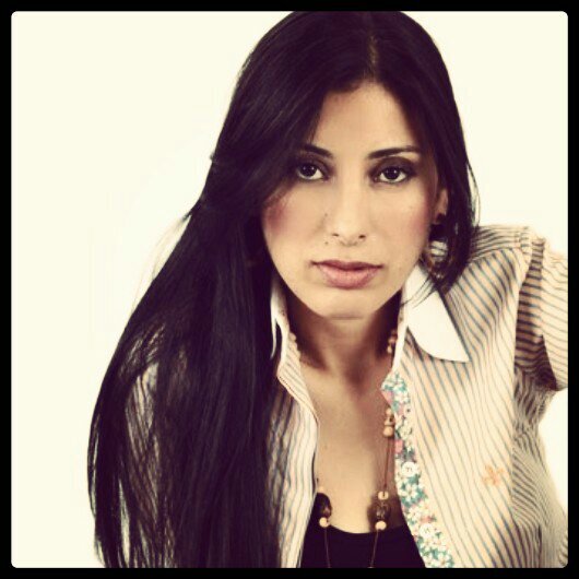 Atriz, DJ e Escritora
DJ mais conhecida como JASMINE MARRY
Facebook Jasmine : https://t.co/yOLz6WZwLm
Facebook Bia Maia
https://t.co/HYy8mBO7tP