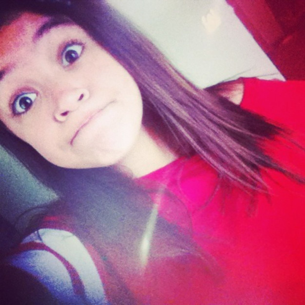 EFalkiewicz's profile picture. heyy it's emma! just be u and keep smiling it looks good on u