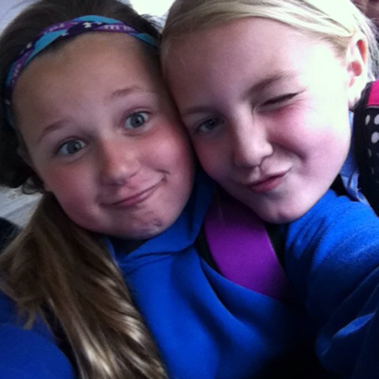 My name is gabby my favorite sports are softball volleyball basketballI like to ride horses!!!