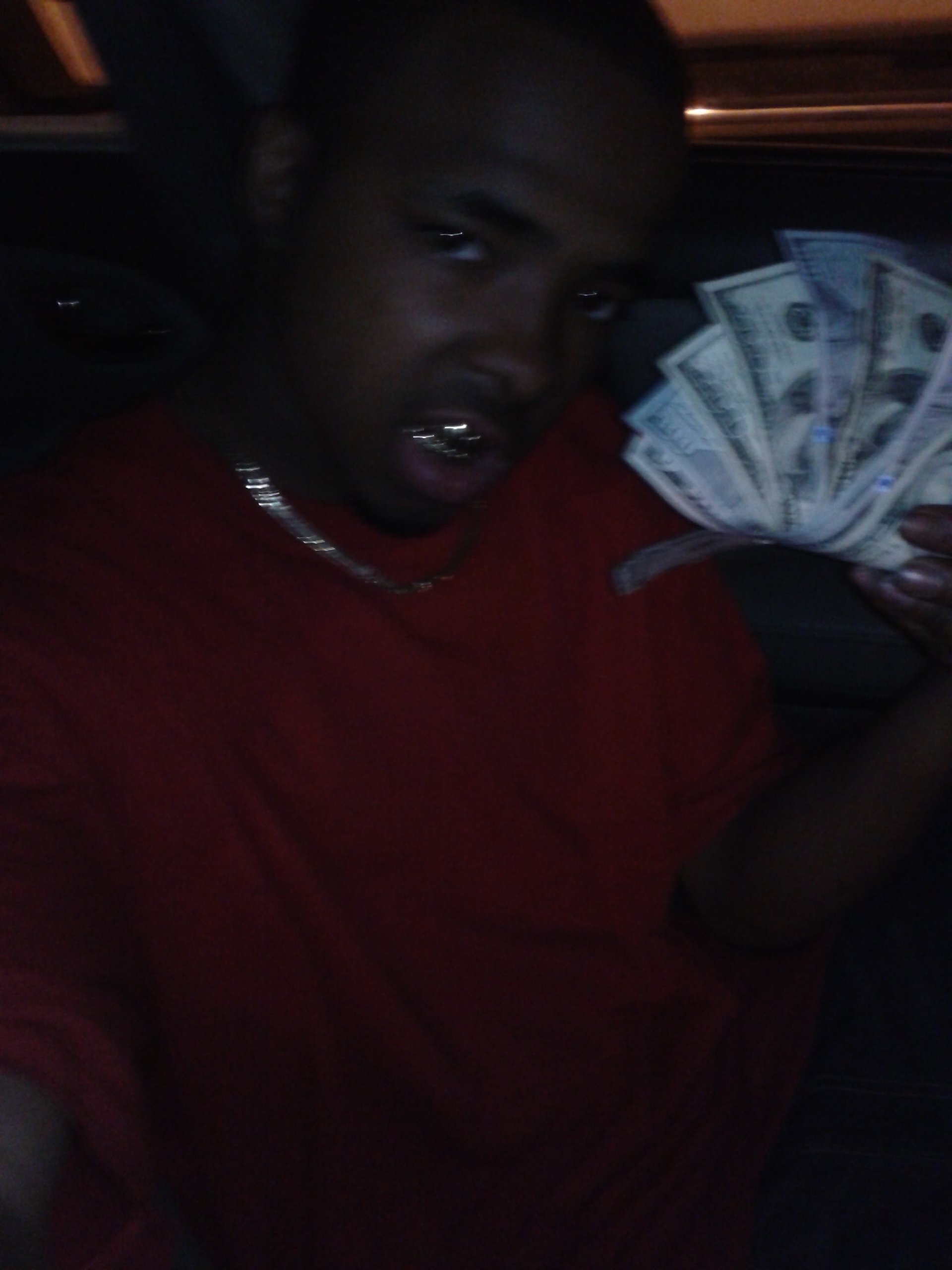#CountingMoneyTurnMeOn ..it ain bout shit if it ain #BoutMoney! Fuck wat yu talm bout follow me! #GoldMouthDawg #RichAzzNiggaWitAMouthFullaGoldz