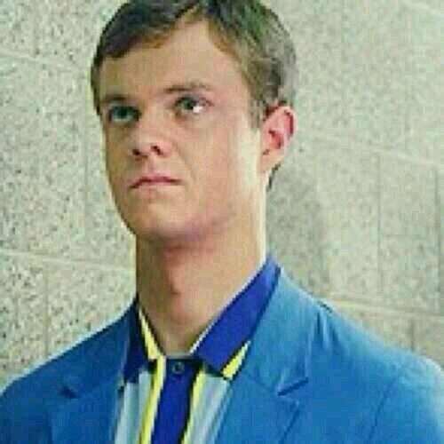 I volunteered for the 74th hunger games -Rp 17/Gay/Single THGRP- Sister @Gemstone_9