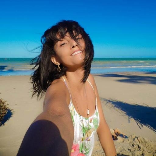 Praticante de artes marcias!
#QUEM_LUTA_NÃO_BRIGA!
Sou única,,,Deus não vez duas porque sabia que iria dar muito trabalho para Ele.