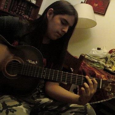 I can't see the things that make true happiness, I must be blind. Twitter novo.