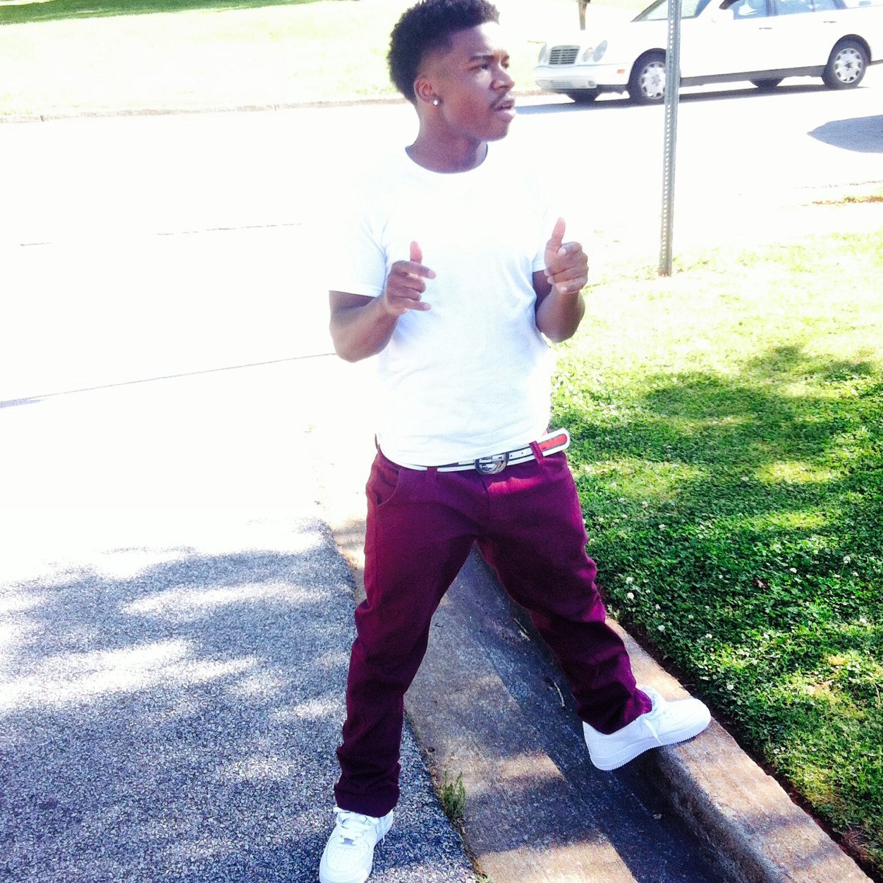 Keep my eyes and ears open so i can focus on the shit around me ..!! IG:@cashrulesss__