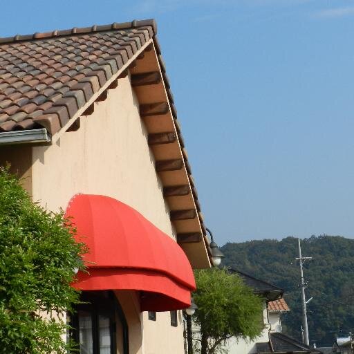 広島県三原市でテント製品＆キャンバス製品の製作をしております。夏は節電対策・冬は防寒対策に奔走中。