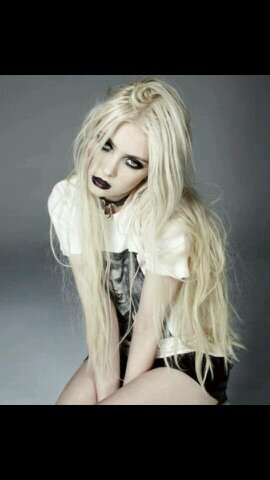 I'm Demon/Shadowhunter/Vampire if you get on my nerves you might just die/TMI TVD RP/{not claimed}