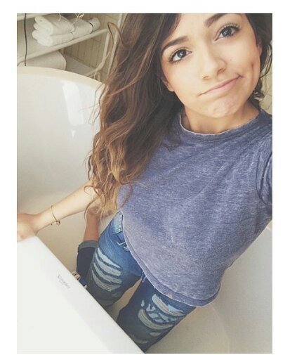 Bethany Mota's fan!