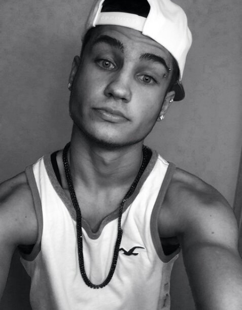 underjasoneat's profile picture. 