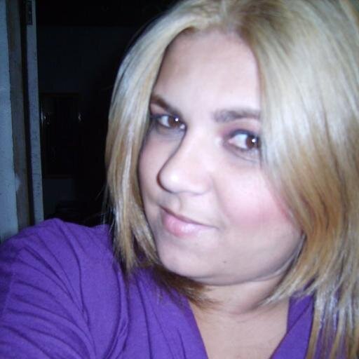 Paz do Senhor  Jesus
sou a Cristiane ... moro em são paulo.. gosto de Louvar ao meu Senhor.. sou uma Adoradoraa..